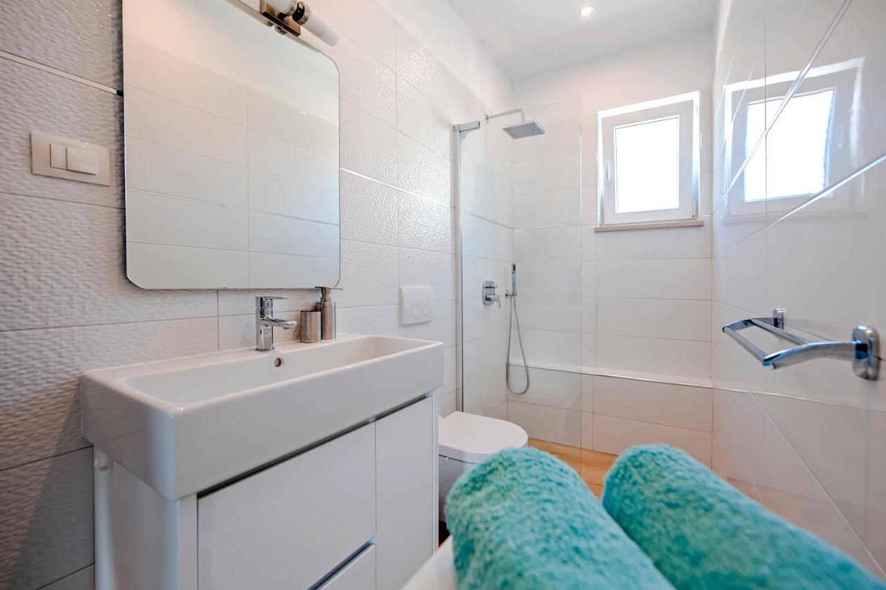 Little House - Just Few Steps From The City Center Villa Rovinj Bagian luar foto